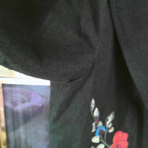 Blazer - Picture 4 of 7